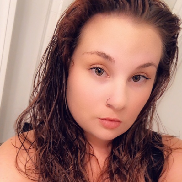 Meet your Posher, Chchristina - Picture 1 of 1